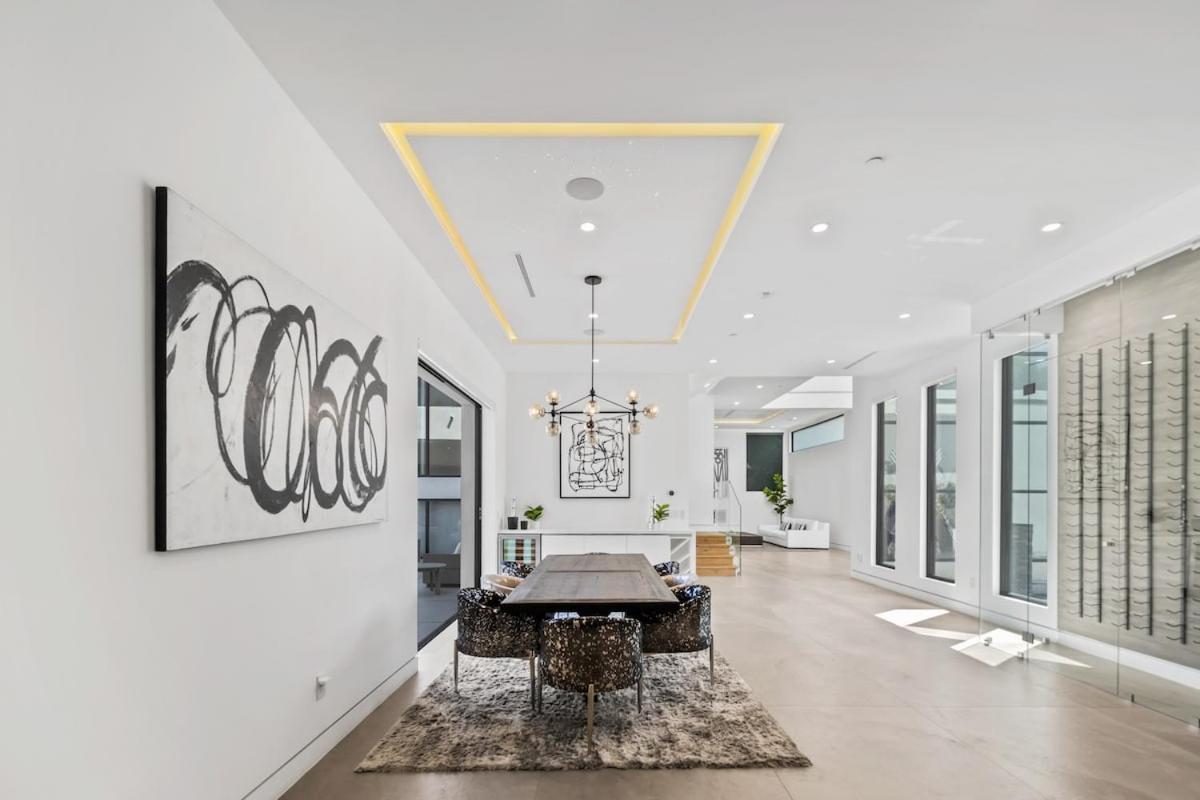 Ostrom * Los Angeles