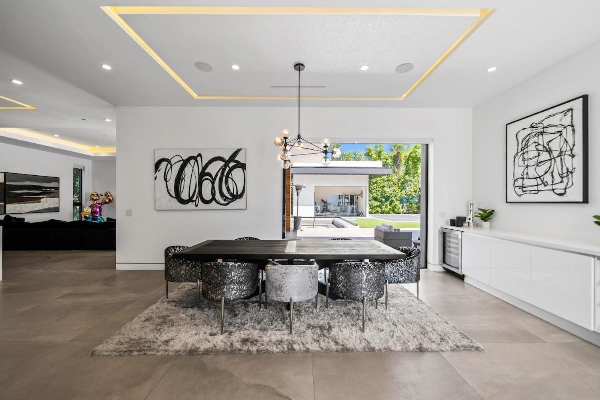 Ostrom * Los Angeles